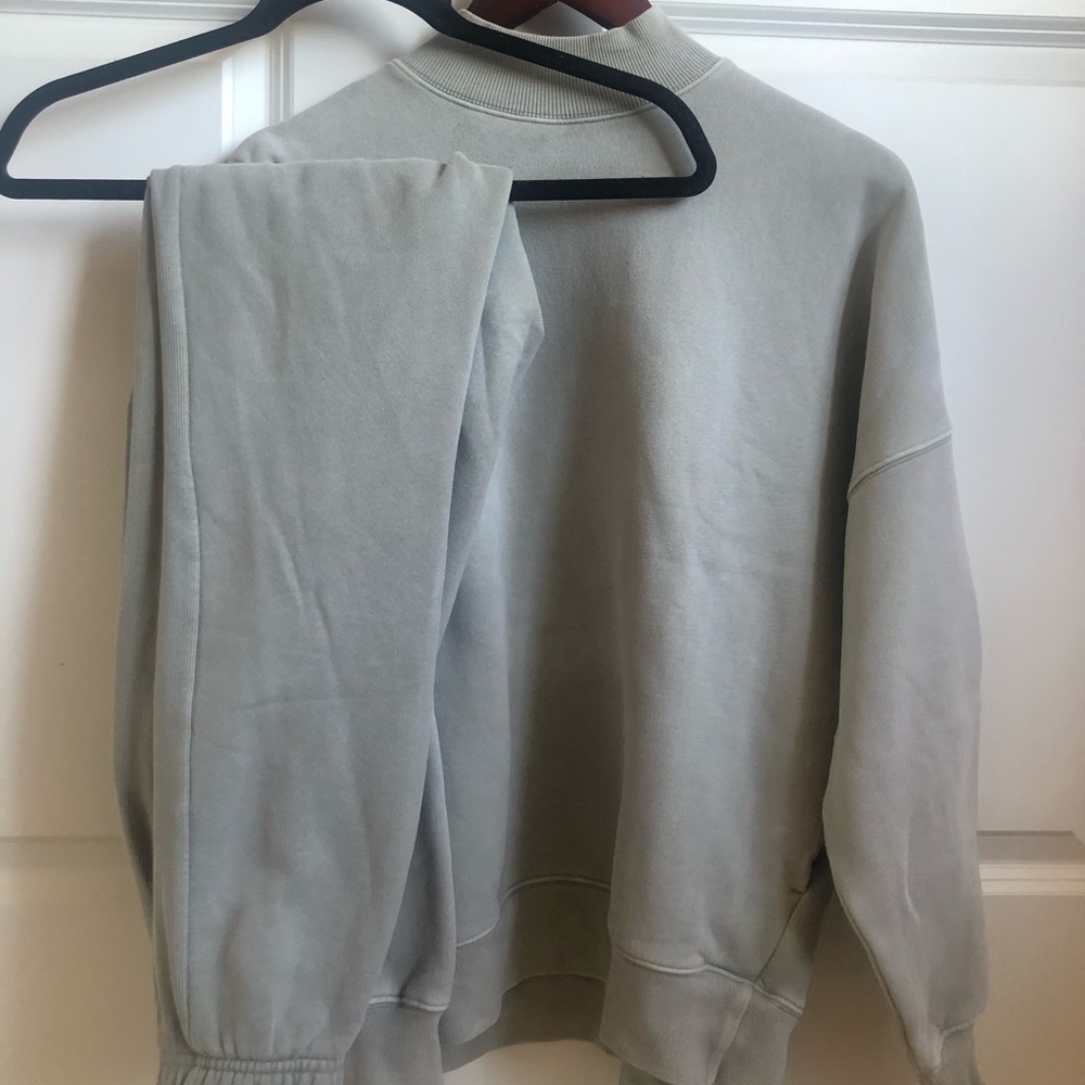 TNA sweat set